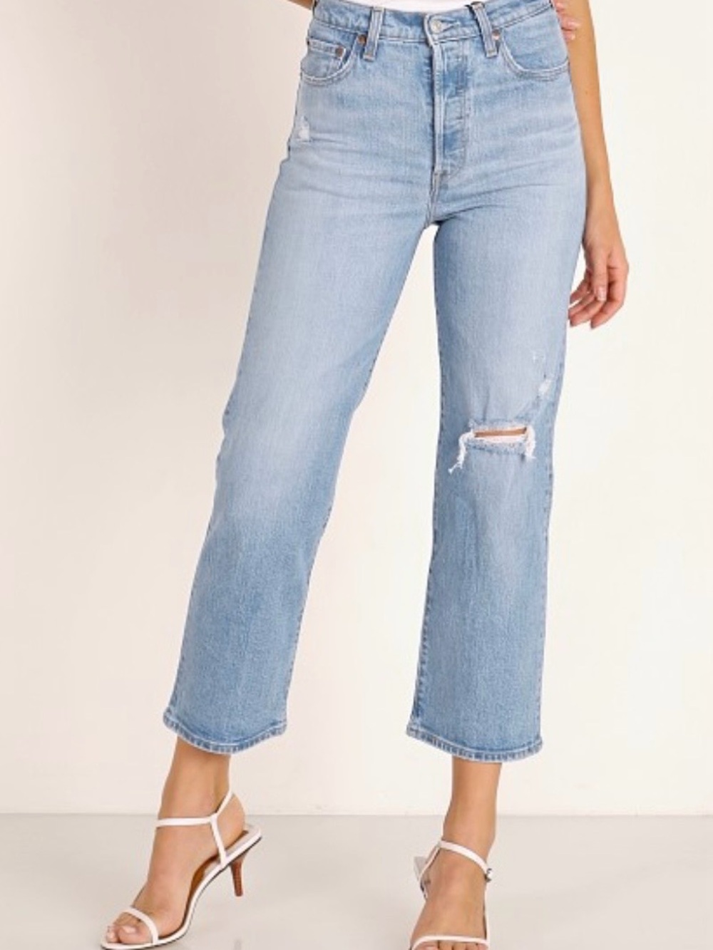 Levi’s Ribcage Straight Ankle Jeans in Samba Done Wash